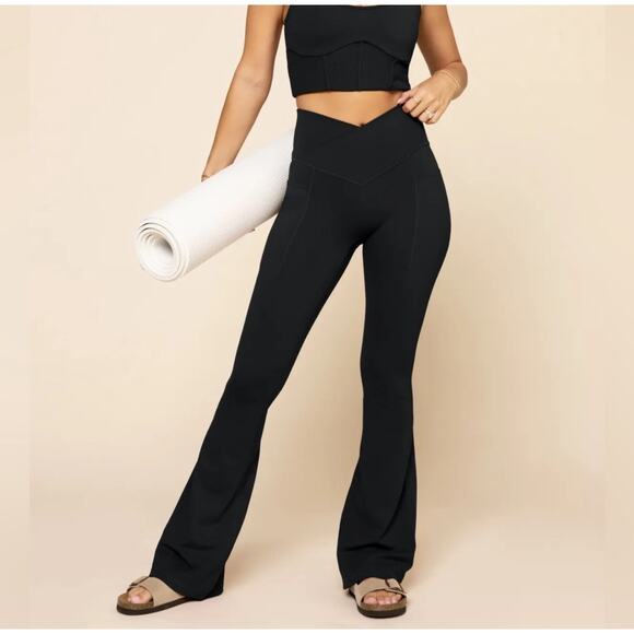 Blogilates Criss Cross Waist Flare Leggings Black Women's Size Medium NWT - Picture 1 of 9